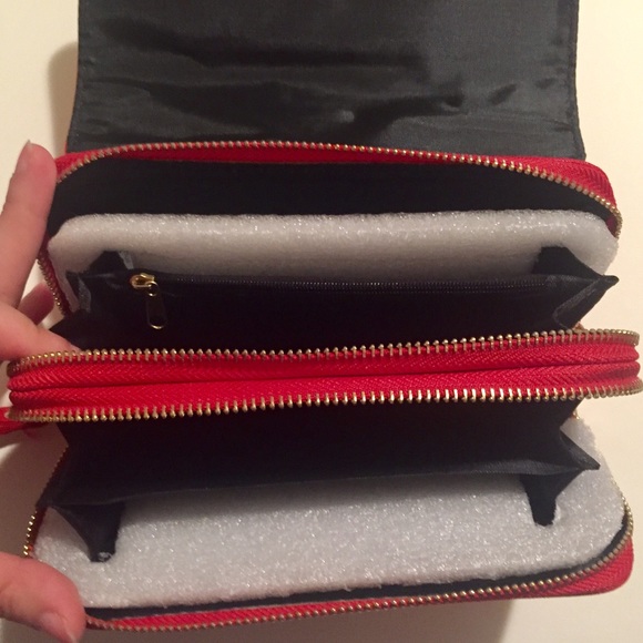 Red Wristlet/Wallet - Picture 4 of 6